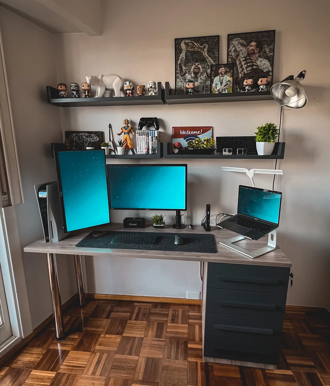 Desk setup picture