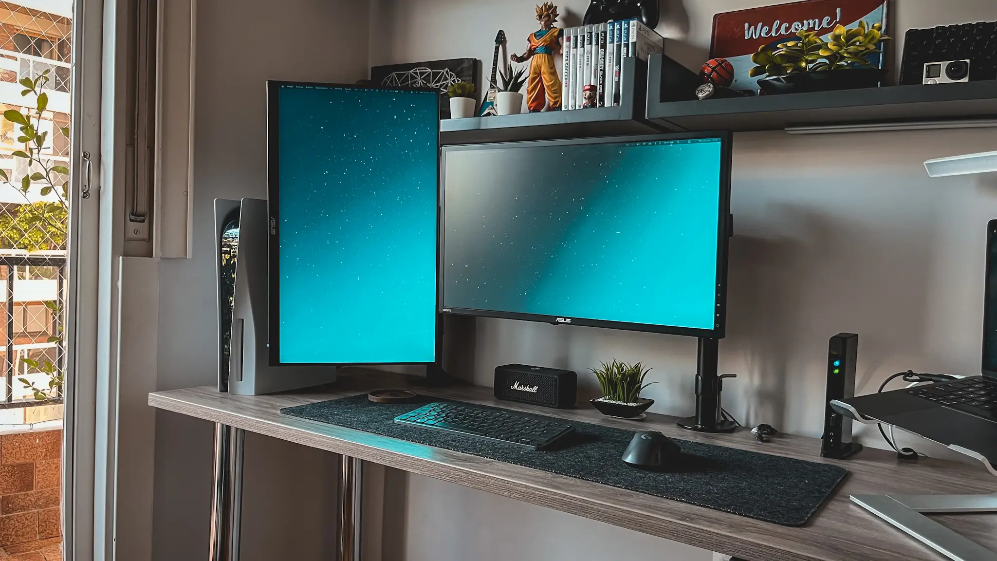 Desk setup picture